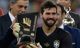 Alisson-Gold gloves